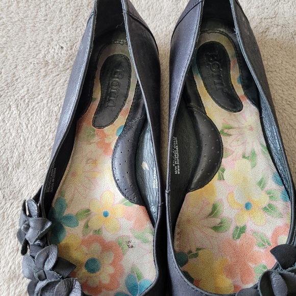 Born black leather flats size 9.5​ - Picture 8 of 13